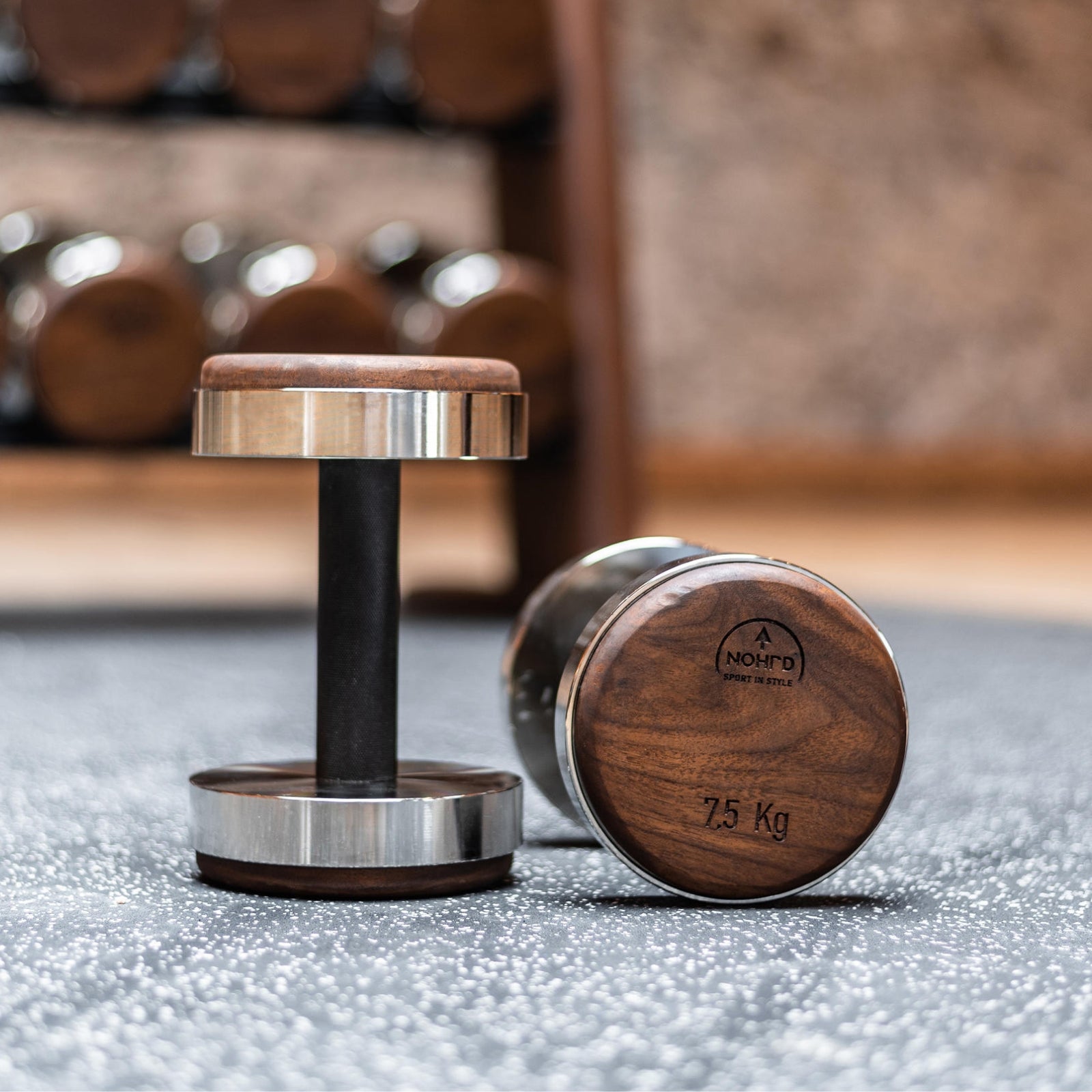 NOHRD Dumbbells Set Walnoot – Gewichten met opslagrek – Notenhout